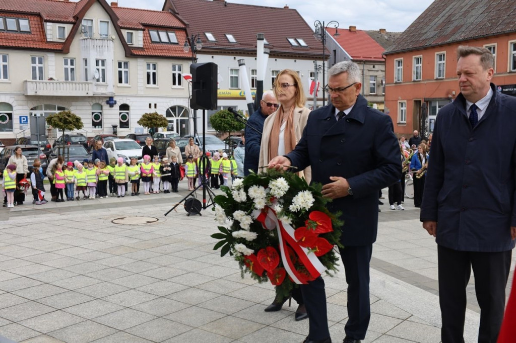 Uroczyste obchody 81. rocznicy zakończenia II wojny światowej oraz Narodowego Dnia Zwycięstwa w Sępólnie Krajeńskim