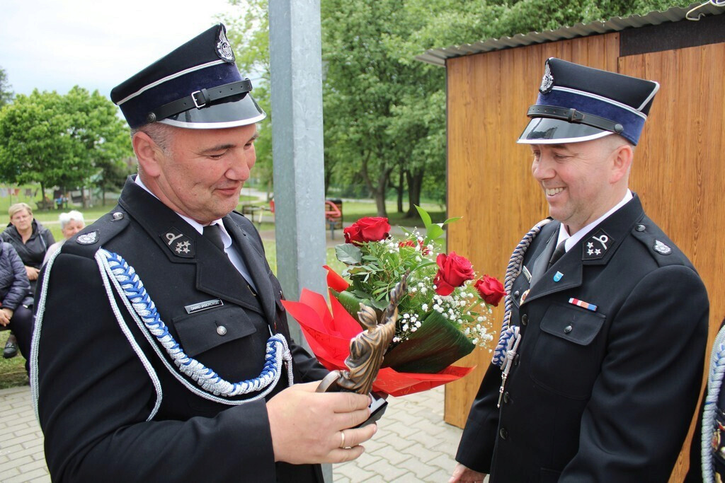 Gmina Mrocza: Druhowie z Drążna otrzymali strażacki wóz