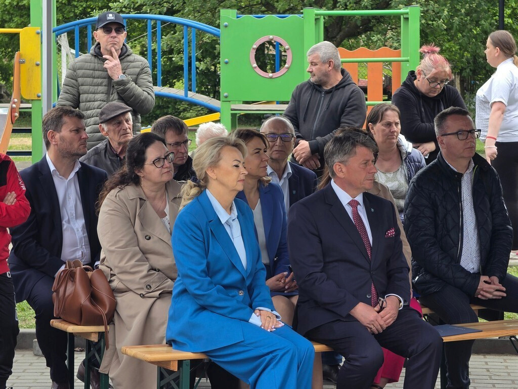 Gmina Mrocza: Druhowie z Drążna otrzymali strażacki wóz