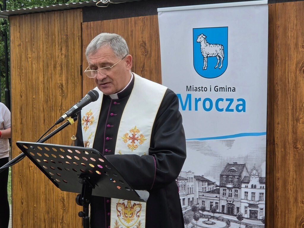 Gmina Mrocza: Druhowie z Drążna otrzymali strażacki wóz