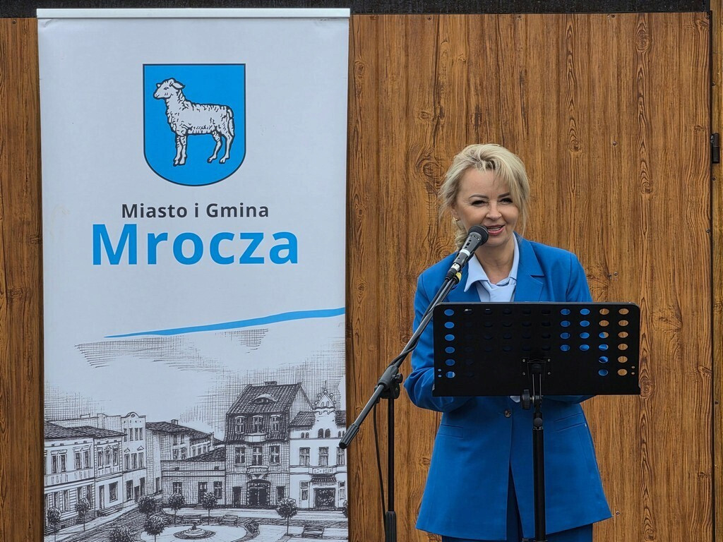 Gmina Mrocza: Druhowie z Drążna otrzymali strażacki wóz
