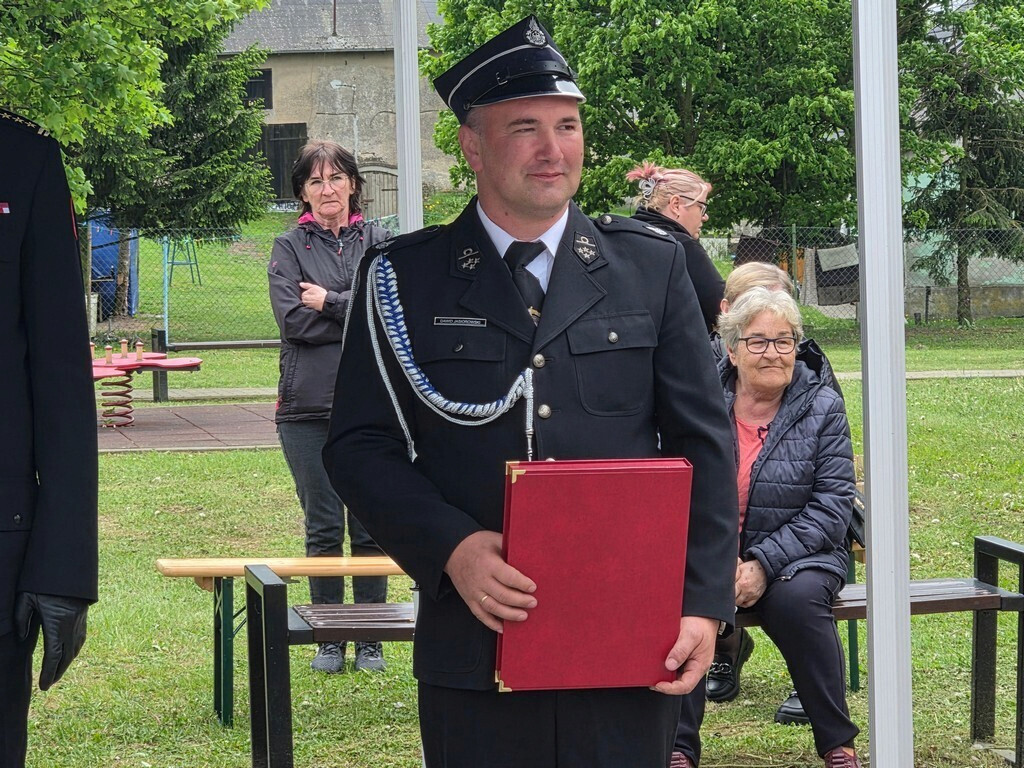 Gmina Mrocza: Druhowie z Drążna otrzymali strażacki wóz