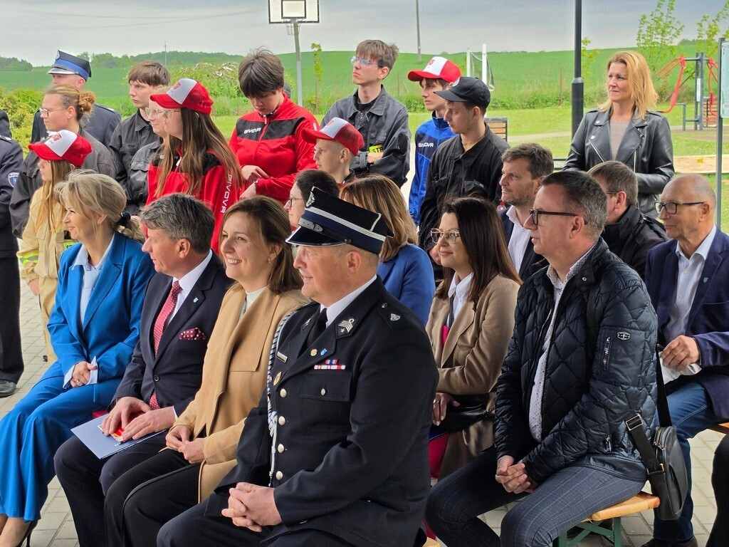 Gmina Mrocza: Druhowie z Drążna otrzymali strażacki wóz