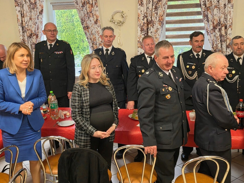 Gmina Mrocza: Druhowie z Drążna otrzymali strażacki wóz