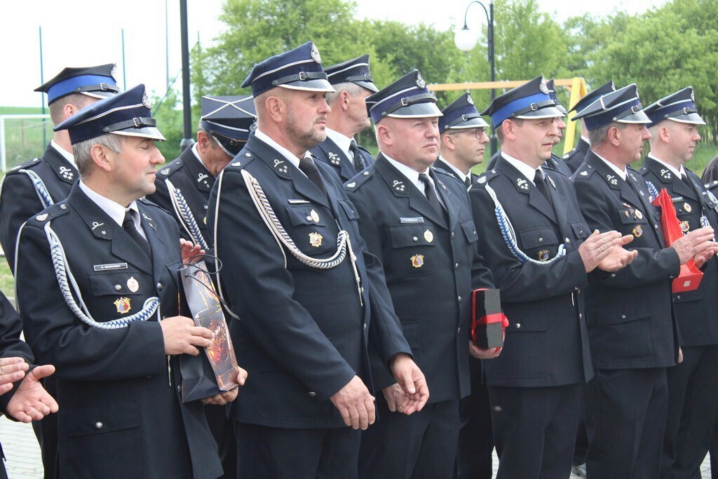 Gmina Mrocza: Druhowie z Drążna otrzymali strażacki wóz
