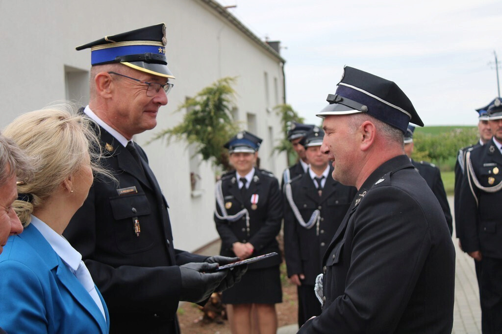 Gmina Mrocza: Druhowie z Drążna otrzymali strażacki wóz