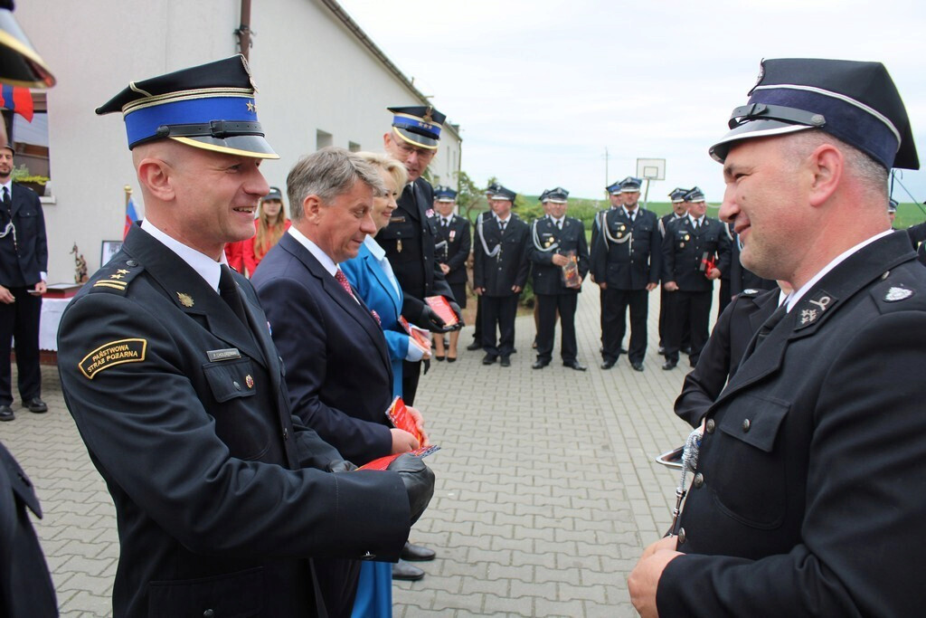 Gmina Mrocza: Druhowie z Drążna otrzymali strażacki wóz