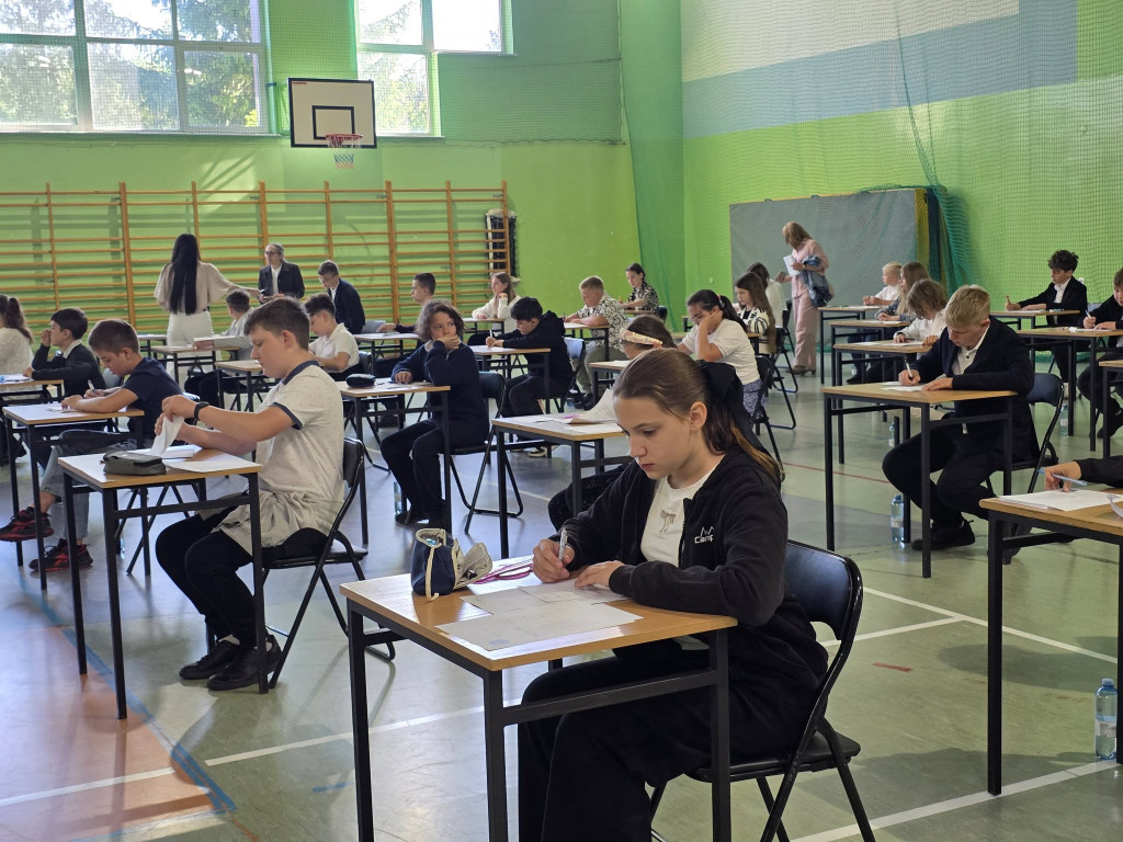 Matematyczne talenty opanowały Krajenkę! Za nami Ponadpowiatowy Konkurs „KRAJMAT”