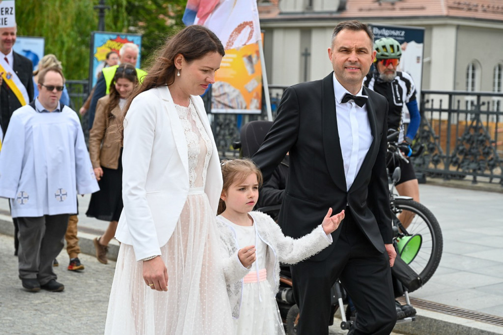 „Czas obronić małżeństwo” – tysiące uczestników na Marszu dla Życia i Rodziny w Bydgoszczy