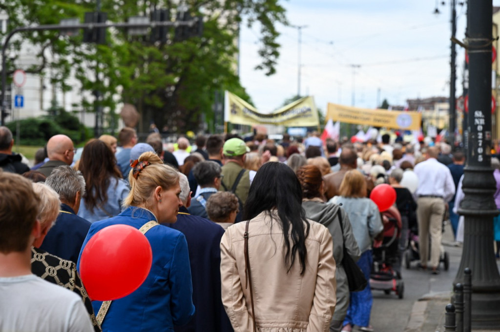 „Czas obronić małżeństwo” – tysiące uczestników na Marszu dla Życia i Rodziny w Bydgoszczy