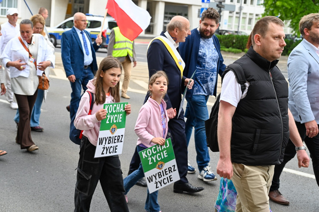 „Czas obronić małżeństwo” – tysiące uczestników na Marszu dla Życia i Rodziny w Bydgoszczy