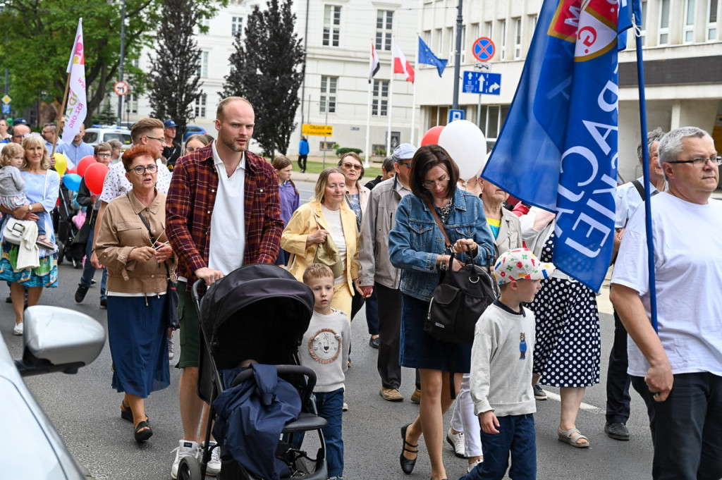 „Czas obronić małżeństwo” – tysiące uczestników na Marszu dla Życia i Rodziny w Bydgoszczy