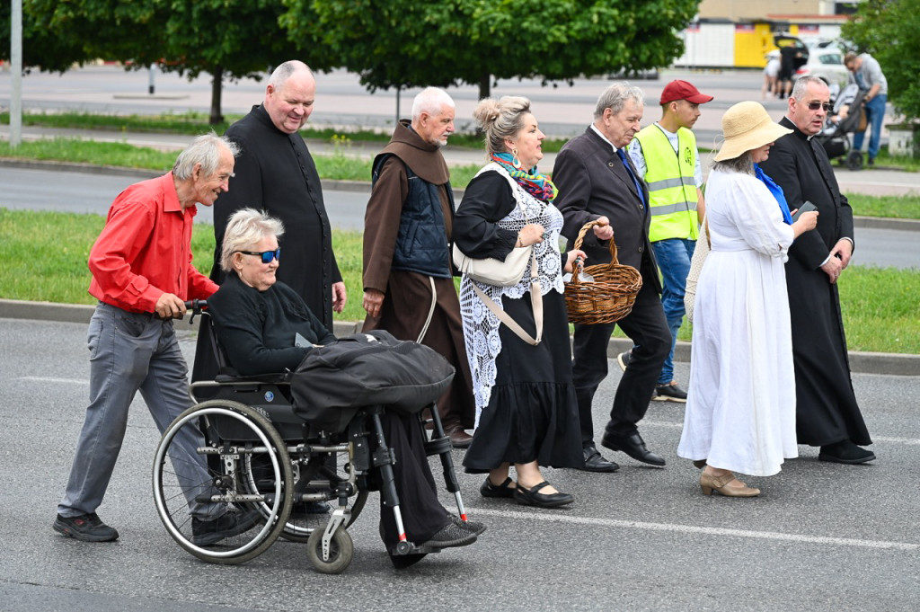„Czas obronić małżeństwo” – tysiące uczestników na Marszu dla Życia i Rodziny w Bydgoszczy