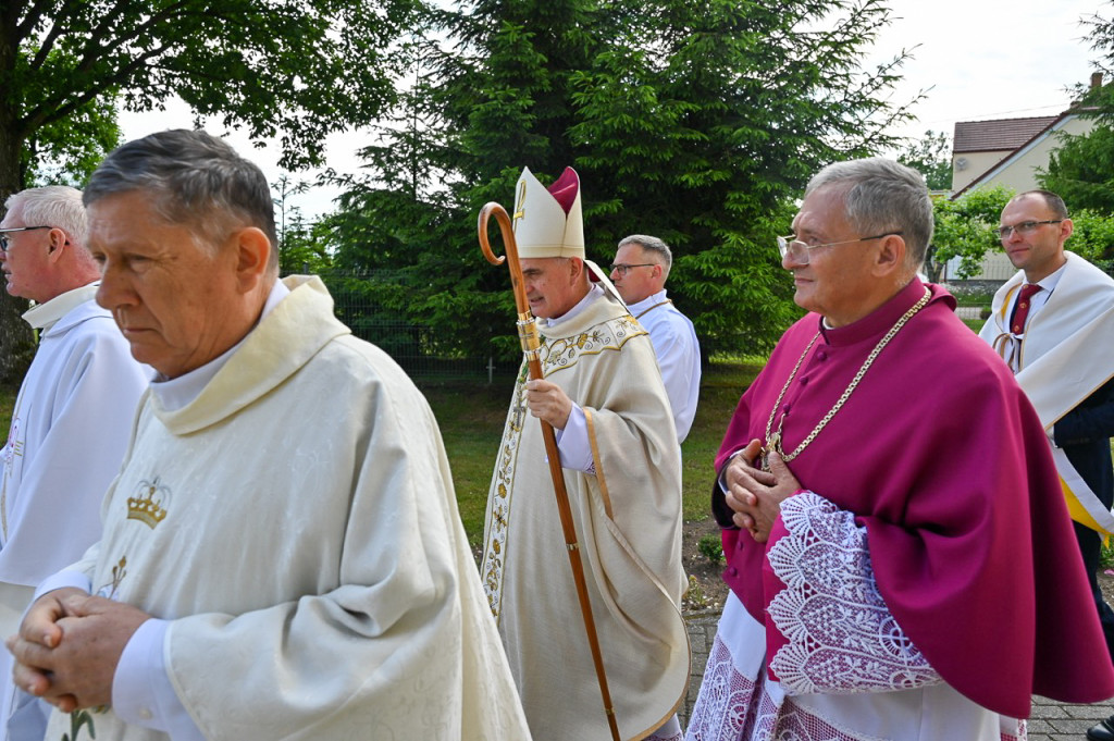 100-lecie parafii Najświętszego Serca Pana Jezusa w Samsiecznie