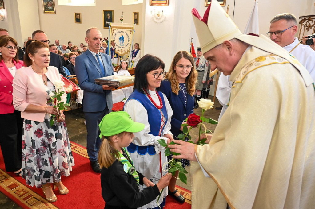 100-lecie parafii Najświętszego Serca Pana Jezusa w Samsiecznie