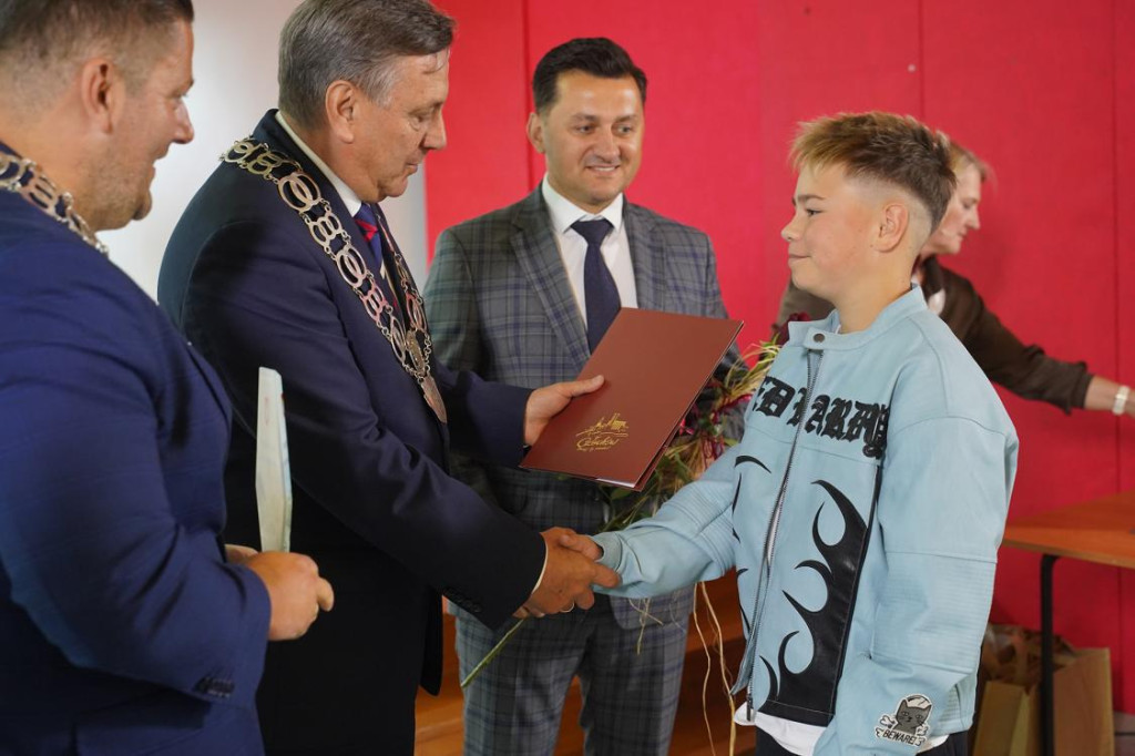 Człuchów: Nagrody i wyróżnienia na uroczystej sesji Rady Miejskiej
