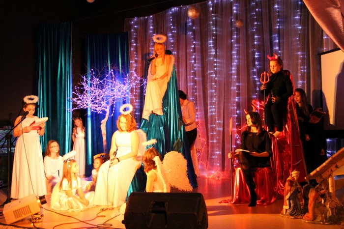 Wałdowo: Zanim Rozbłyśnie Światłość