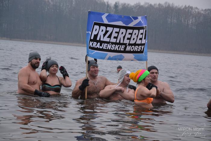 Sępólno: Morsy powitały Nowy Rok