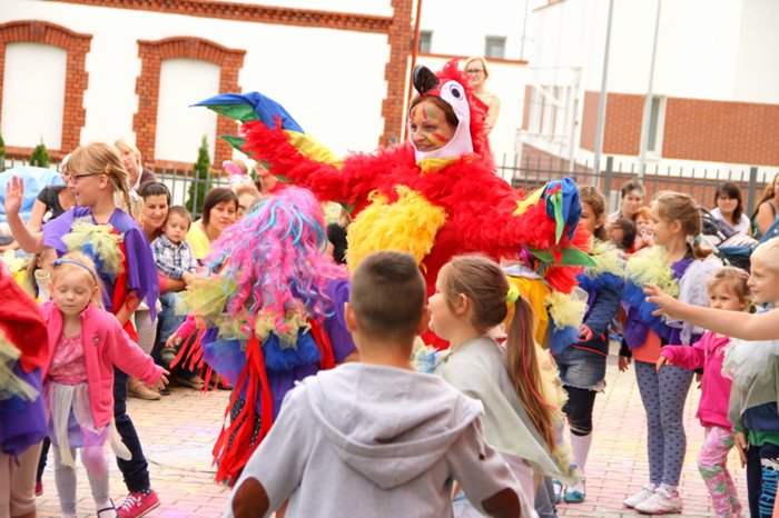 W papuzim gaju ptaszki śpiewają