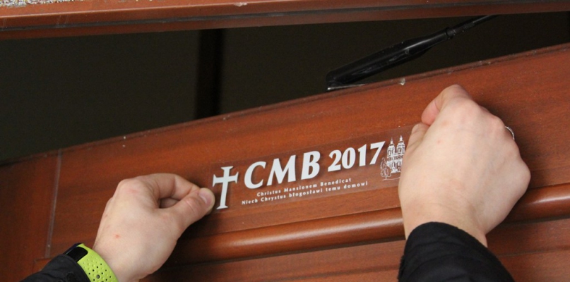 Nowość w kościele: Naklejka zamiast kredy