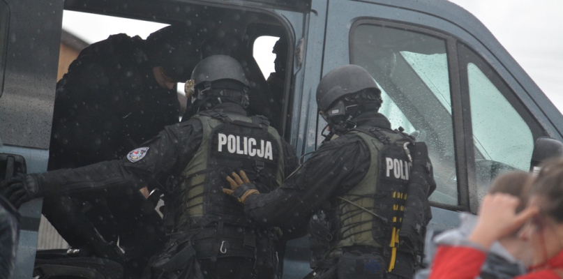 Terroryści uprowadzili autobus z uczniami - fot. Marcin Misiak