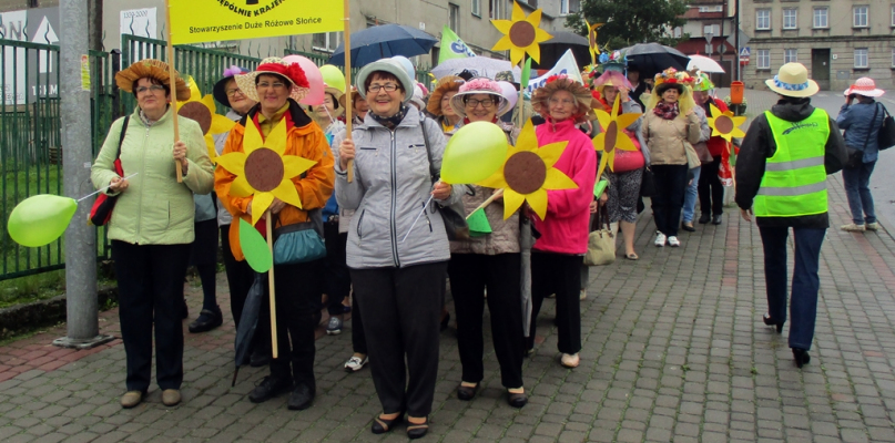 II Kapeluszowy Marsz Seniorów - fot. DPS Kamień Krajeński