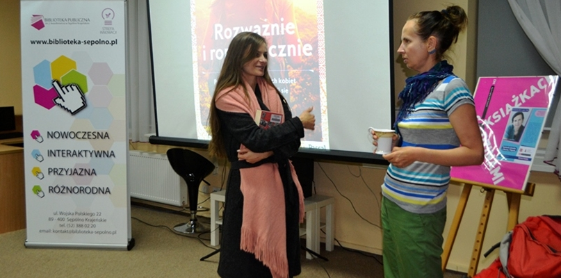 Sępólno: Kobieta w podróży - fot. Biblioteka Publiczna w Sępólnie Krajeńskim