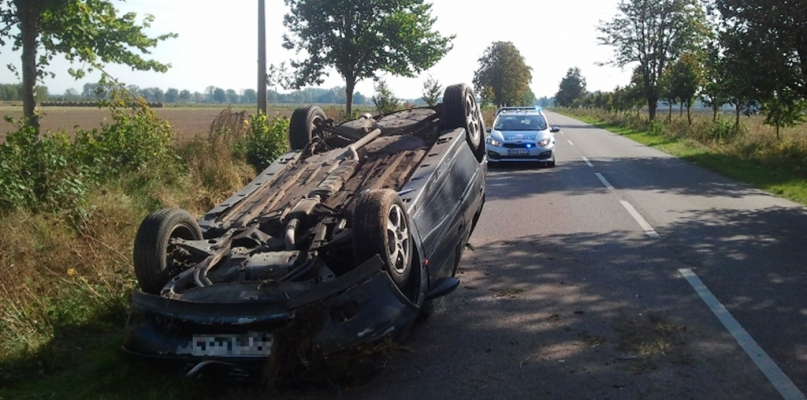 Mieszkaniec Sępólna ucierpiał w wypadku pod Debrznem - fot. KPP Człuchów