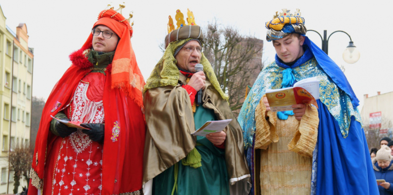 Orszak Trzech Króli przeszedł ulicami Człuchowa - fot. UM Człuchów