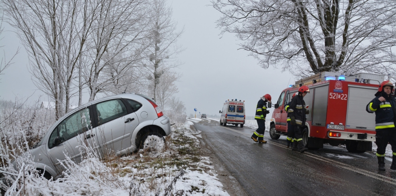 Citroen wpadł do rowu - fot. Marcin Misiak