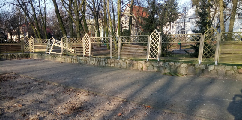 Złotów: Nieletni odpowiedzą za zniszczenie mienia - fot. KPP Złotów