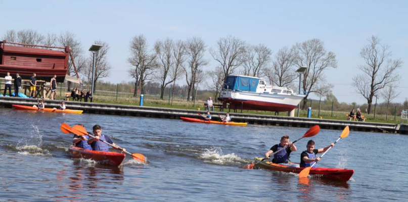 Klasy rywalizowały w wieloboju rzecznym - fot. Starostwo Powiatowe w Nakle nad Notecią