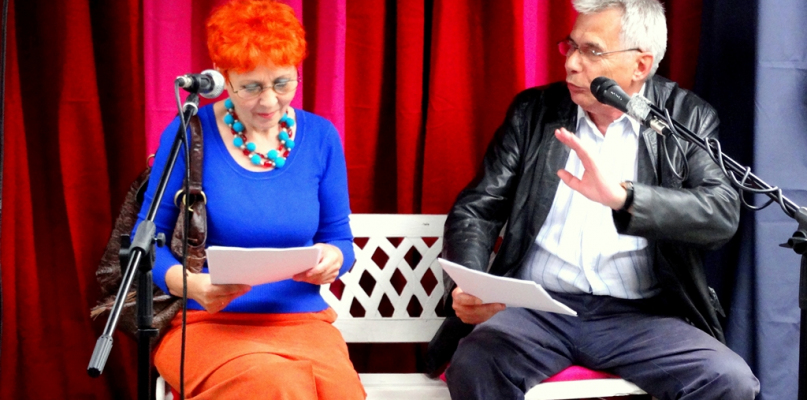 Ławeczka w więcborskiej bibliotece - fot. Andrzej Ossowski