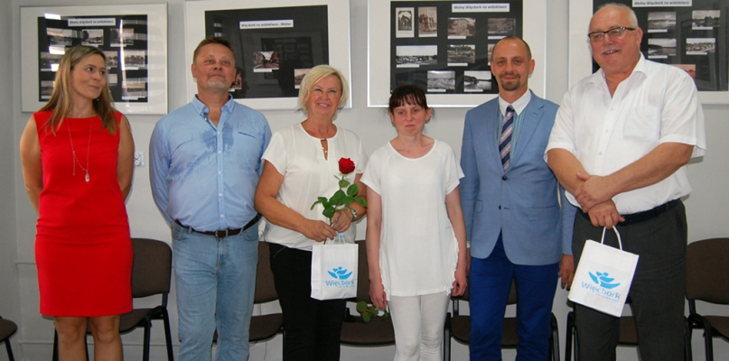 Wolny Więcbork na widokówce - wystawa w bibliotece - fot. Ewa Szydeł
