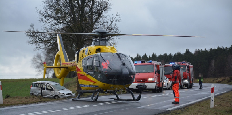 Wypadek między Kamieniem a Zamartem - fot. Marcin Misiak