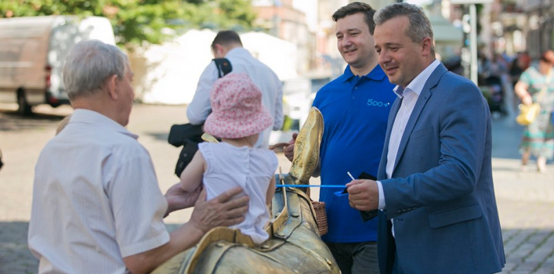 500+ na pierwsze dziecko. Wojewoda zainaugurował akcję informacyjną - fot. KPUW