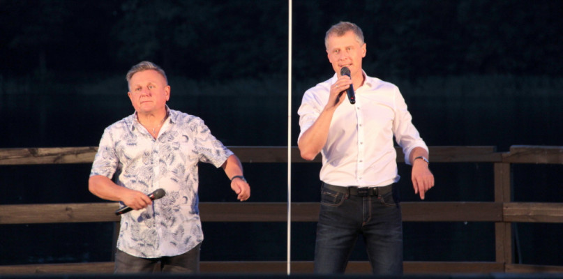 Hanke vs Respondek = przyjacielski remis. Kabaret Rak w Sępólnie - fot. Michał Pick CKiS Sępólno Krajeńskie