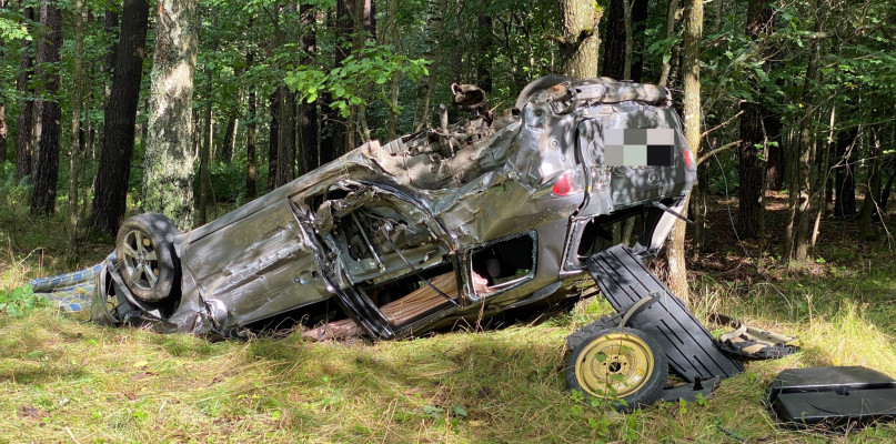 Groźny wypadek pod Sępólnem Krajeńskim, dwie osoby poszkodowane - fot. wiecbork112.pl