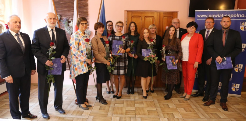 Powiat Sępoleński: Gratulacje i nagrody i dla nauczycieli z okazji Dnia Edukacji Narodowej - fot. Wojciech Bilski