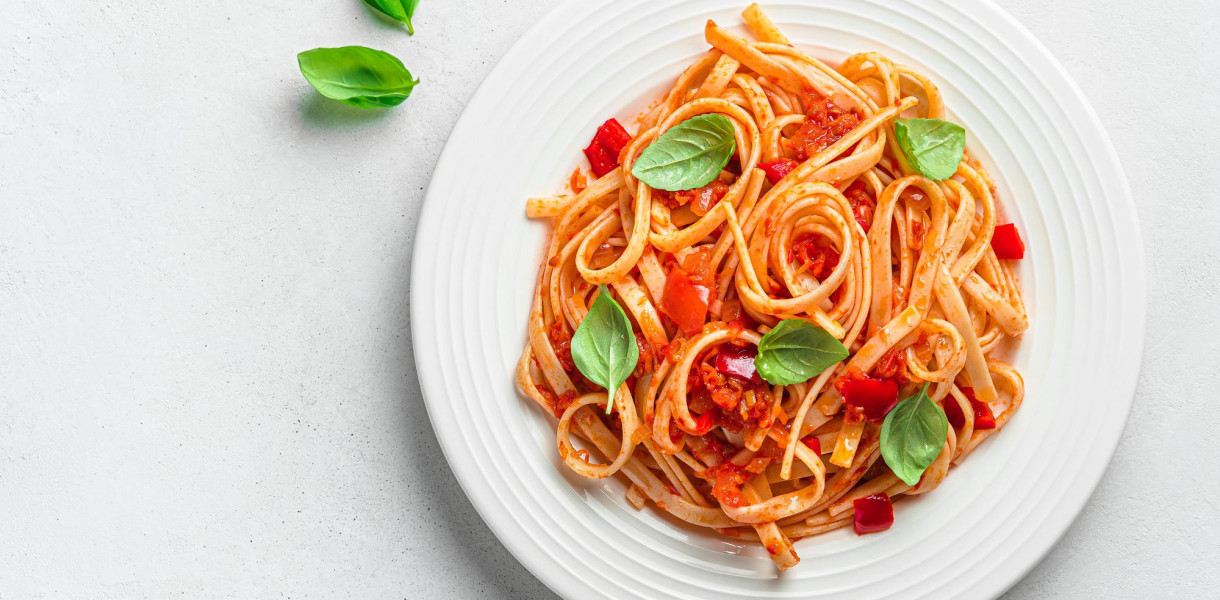 Makaron linguine – poznaj 2 ciekawe przepisy na pyszne dania z jego dodatkiem!