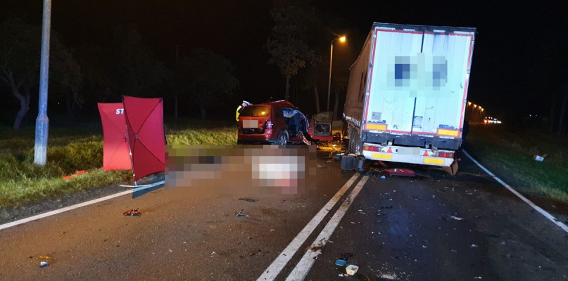 Tragiczne skutki wypadku na krajowej „dziesiątce”