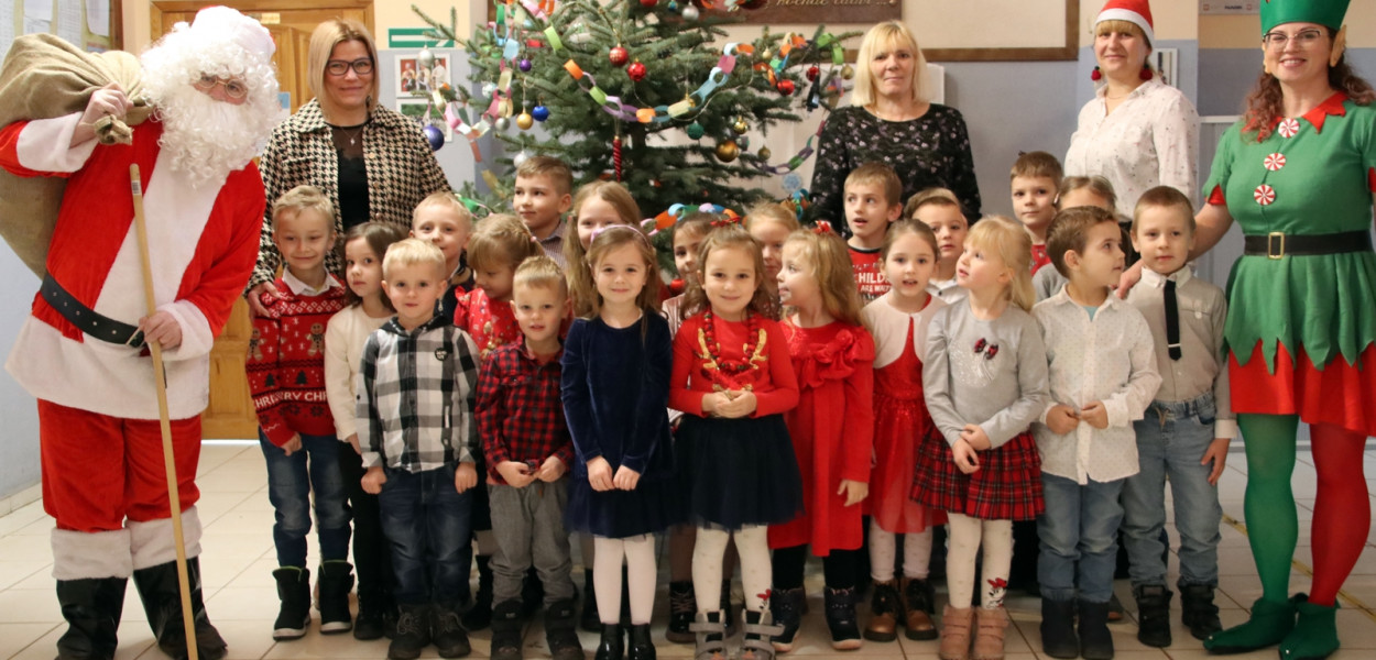 Wizyta Gwiazdora w Szkole Podstawowej w Jastrzębcu - fot. e-krajna.pl