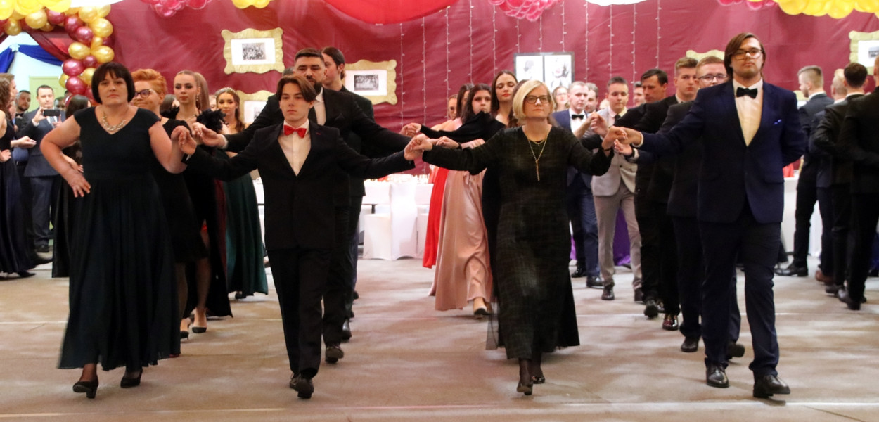 Studniówka 2023 LO w Więcborku - fot. Ewa Szydeł