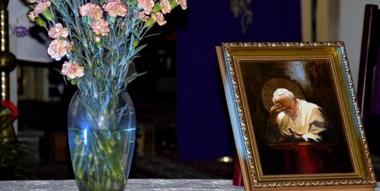 Sępólno: Wieczór poetycki poświęcony Janowi Pawłowi II