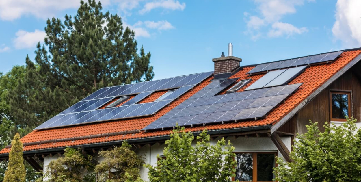 Zadaszenie fotowoltaiczne, czyli panele nie tylko na dachu.