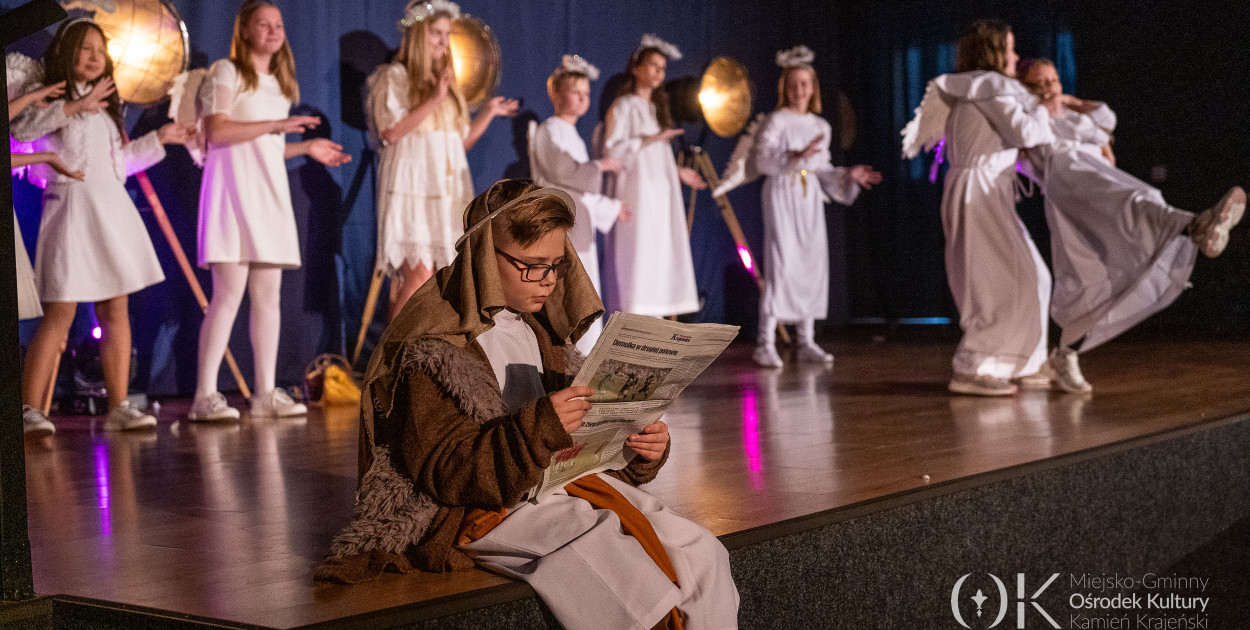 Jasełka z publicznością wypełnioną po brzegi