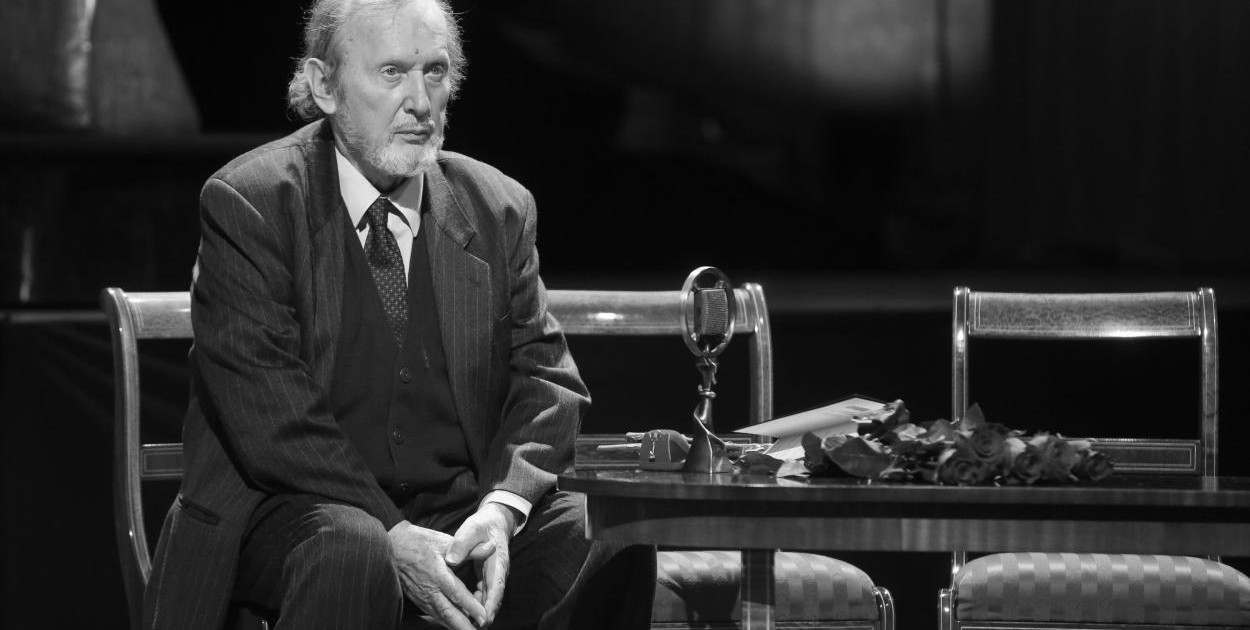 Zmarł poeta, pisarz i dyplomata Ernest Bryll