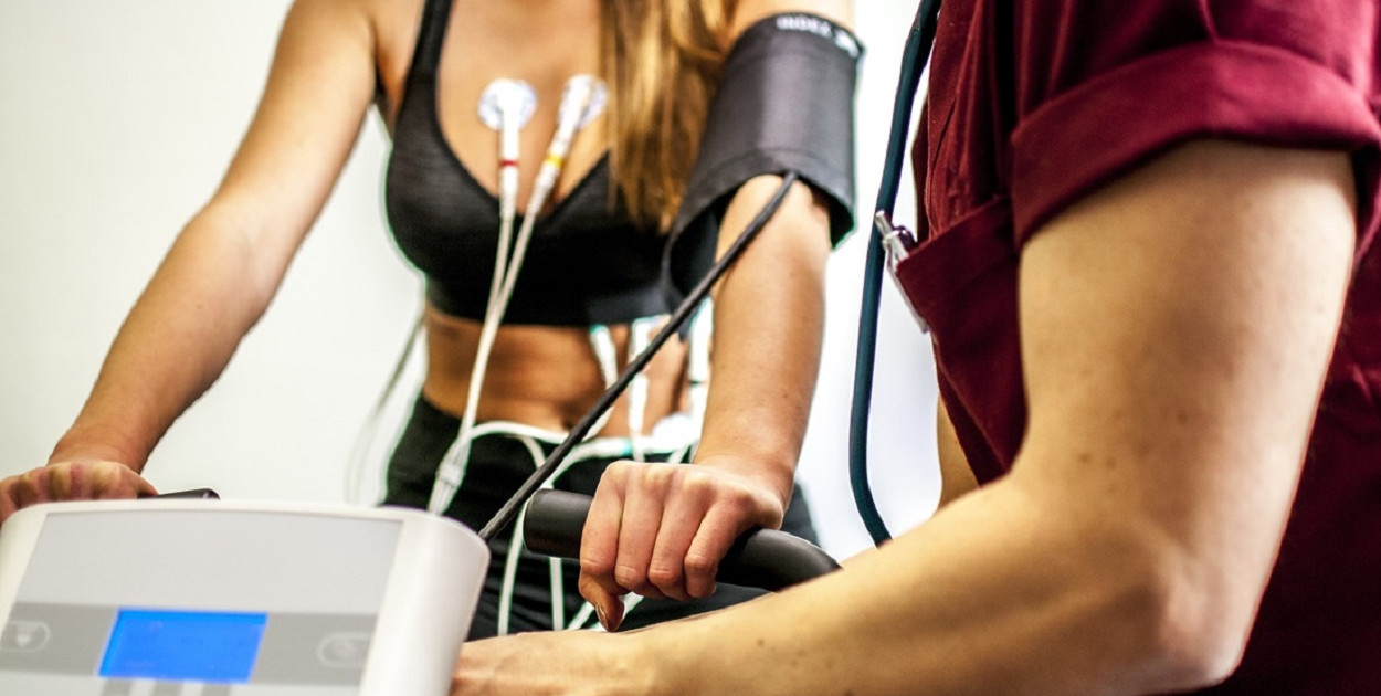        EKG wysiłkowe – dla kogo? Na czym polega i jak się przygotować do badania? 