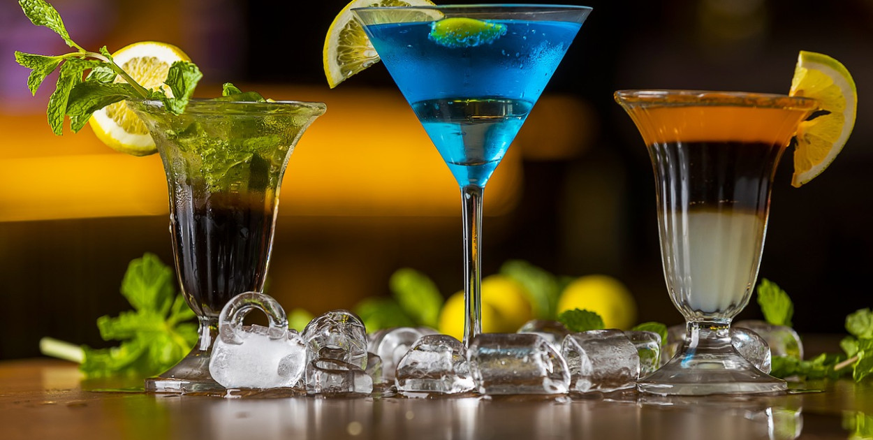 Najdziwniejsze drinki świata - co piją najodważniejsi smakosze?