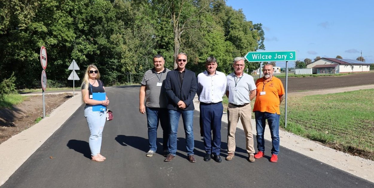 Odbiór drogi relacji Sypniewo-Borzyszkowo - fot. Starostwo Powiatowe w Sępólnie Krajeńskim